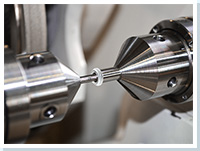 Lens centering machine